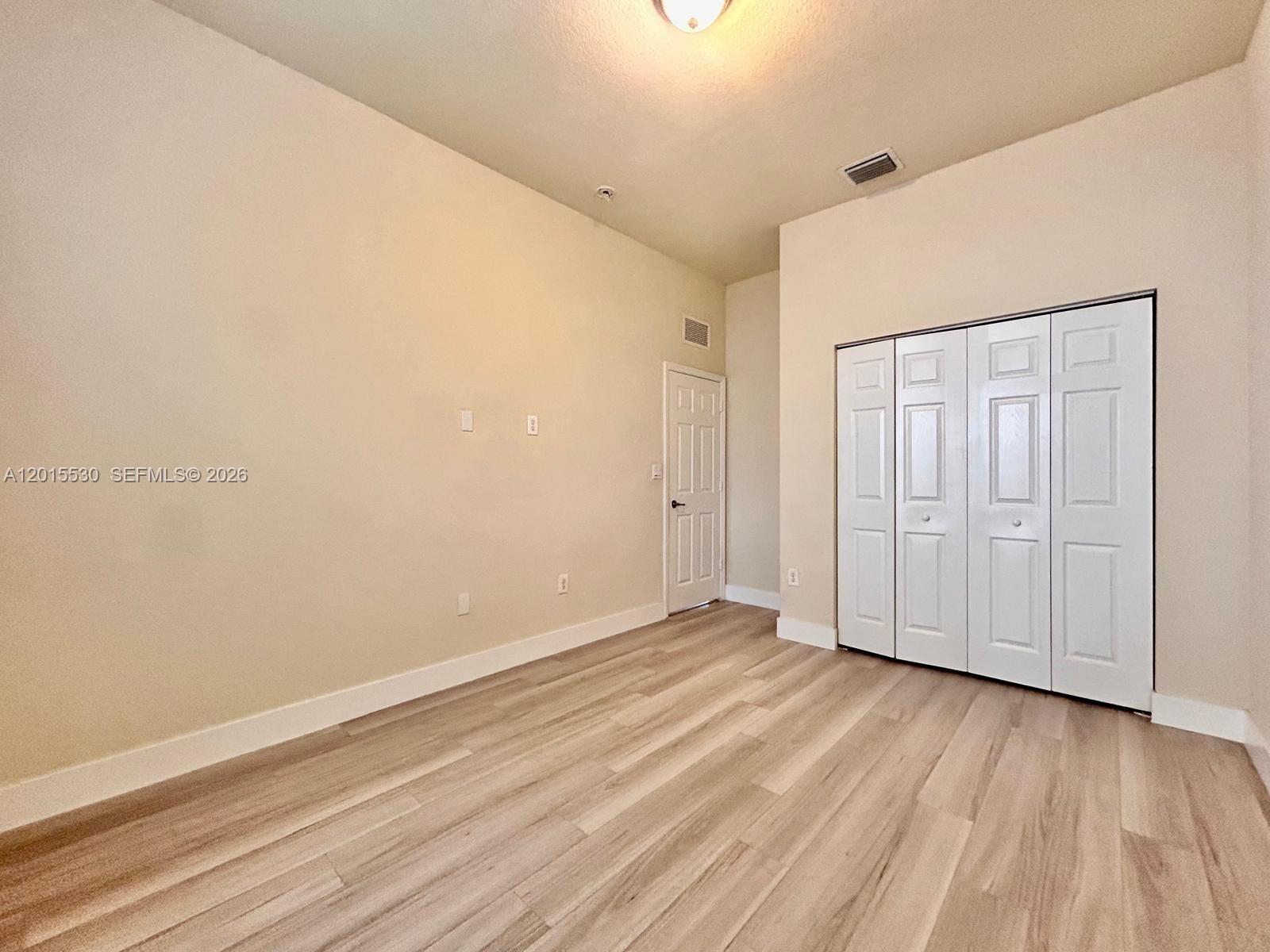 KENDALL COMMONS RESIDENTI - Residential Lease