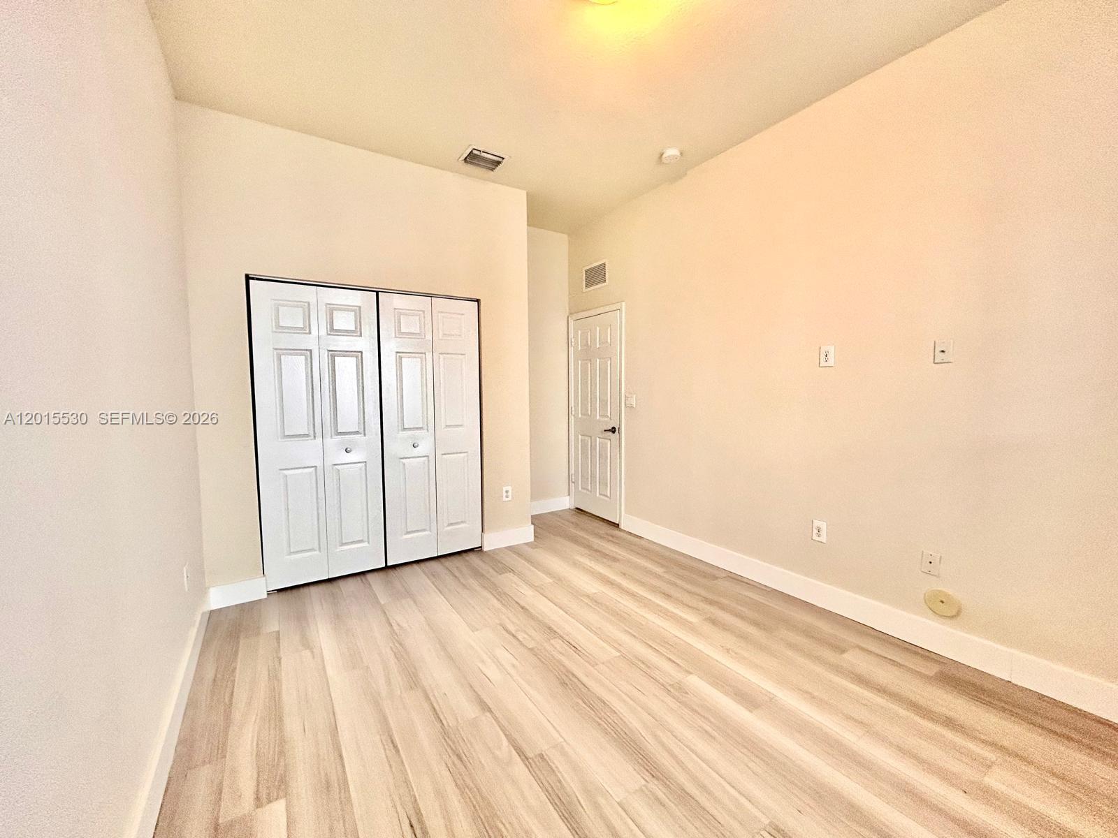 KENDALL COMMONS RESIDENTI - Residential Lease