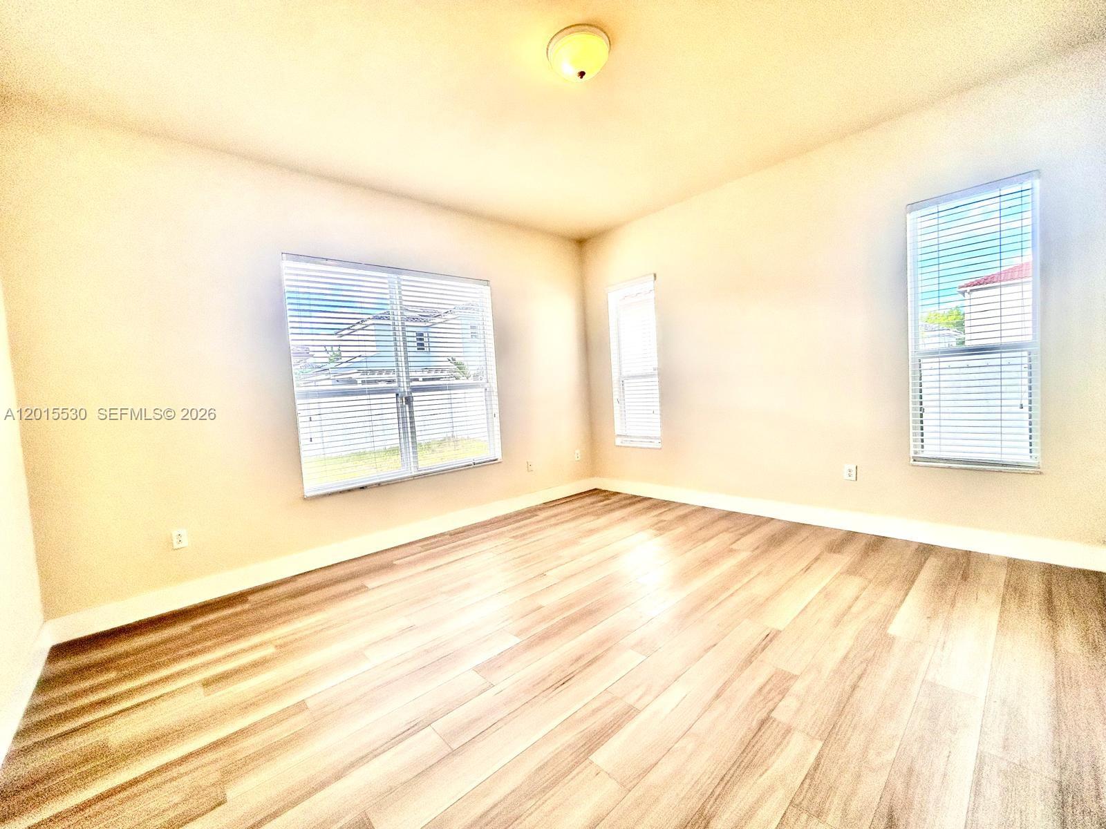KENDALL COMMONS RESIDENTI - Residential Lease