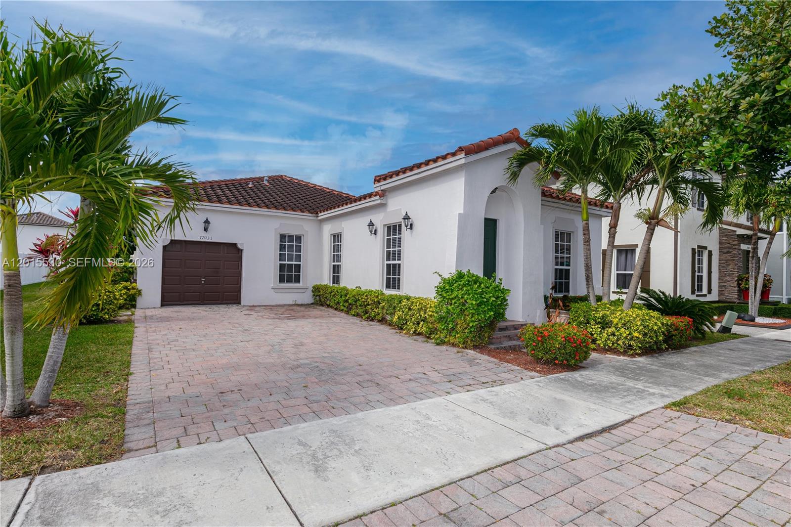 KENDALL COMMONS RESIDENTI - Residential Lease