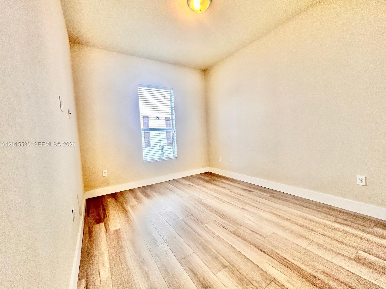 KENDALL COMMONS RESIDENTI - Residential Lease