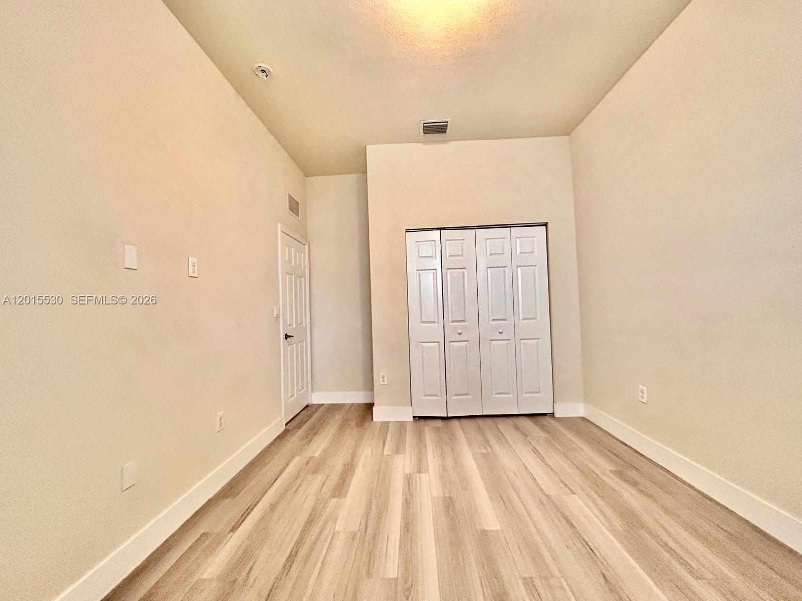 KENDALL COMMONS RESIDENTI - Residential Lease
