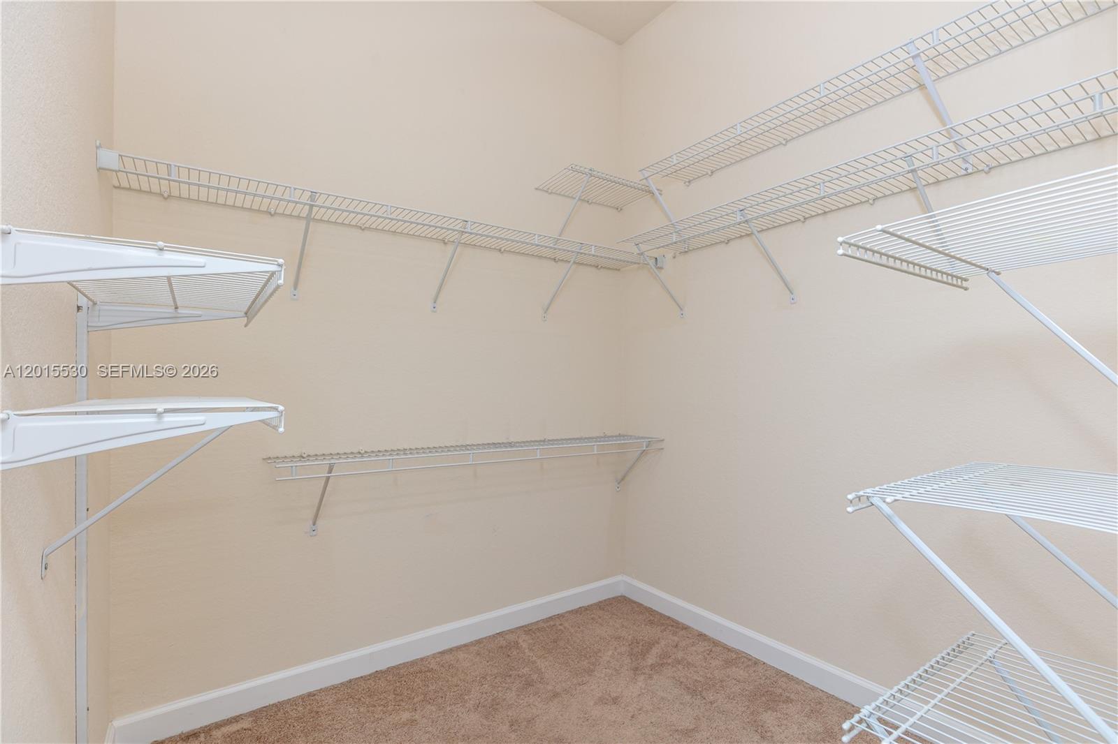 KENDALL COMMONS RESIDENTI - Residential Lease