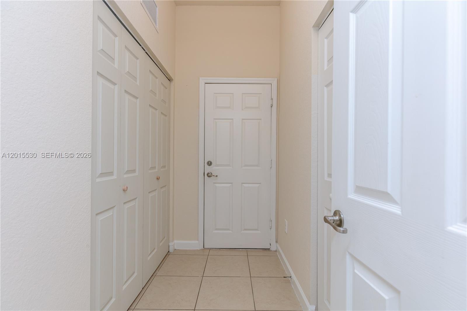 KENDALL COMMONS RESIDENTI - Residential Lease
