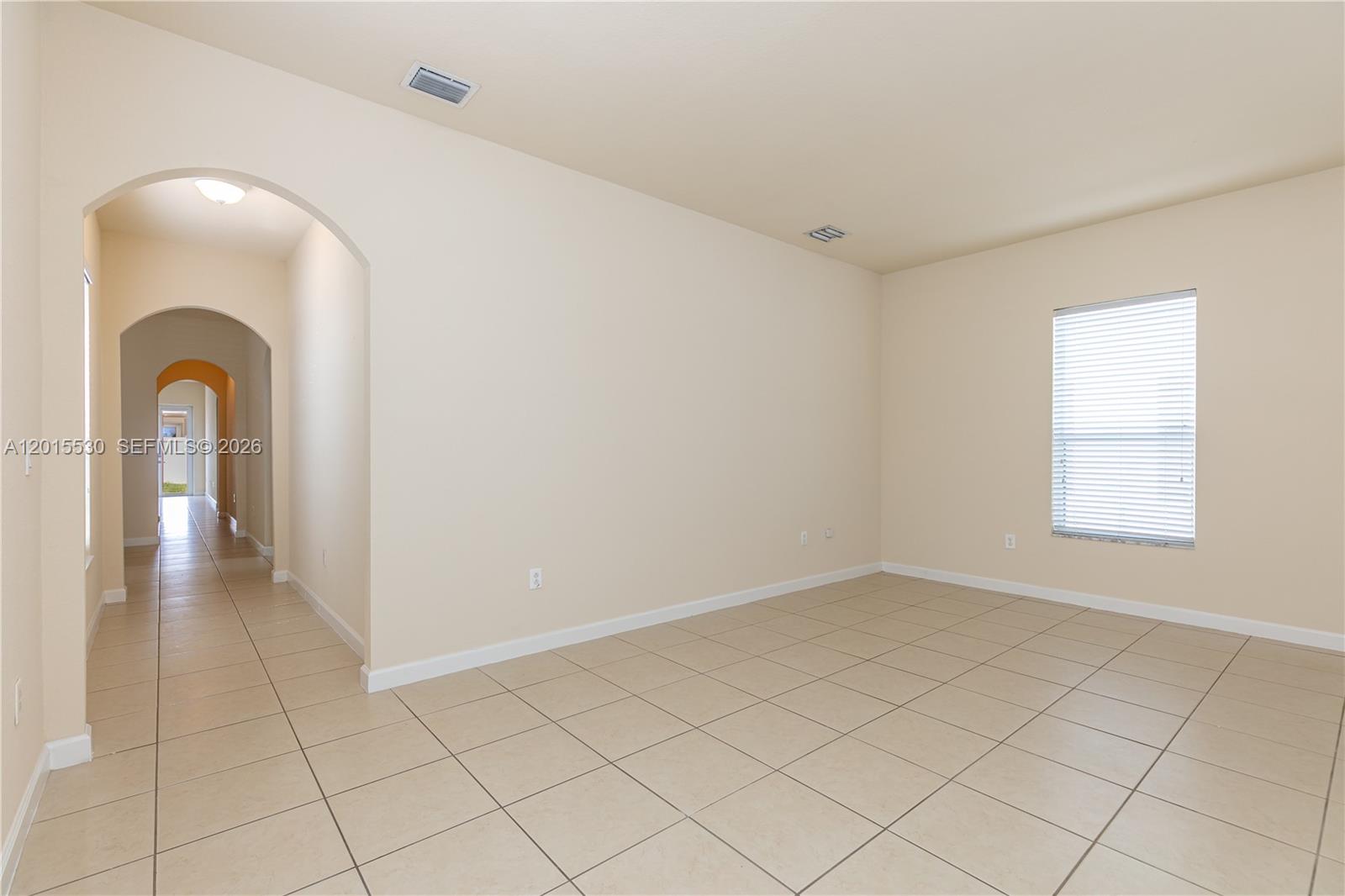 KENDALL COMMONS RESIDENTI - Residential Lease