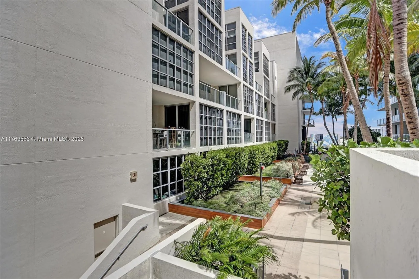 Miami, Florida 33137, United States, 1 Bedroom Bedrooms, ,2 BathroomsBathrooms,Residential,Active,94623