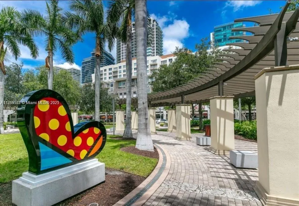 Miami, Florida 33137, United States, 1 Bedroom Bedrooms, ,2 BathroomsBathrooms,Residential,Active,94623