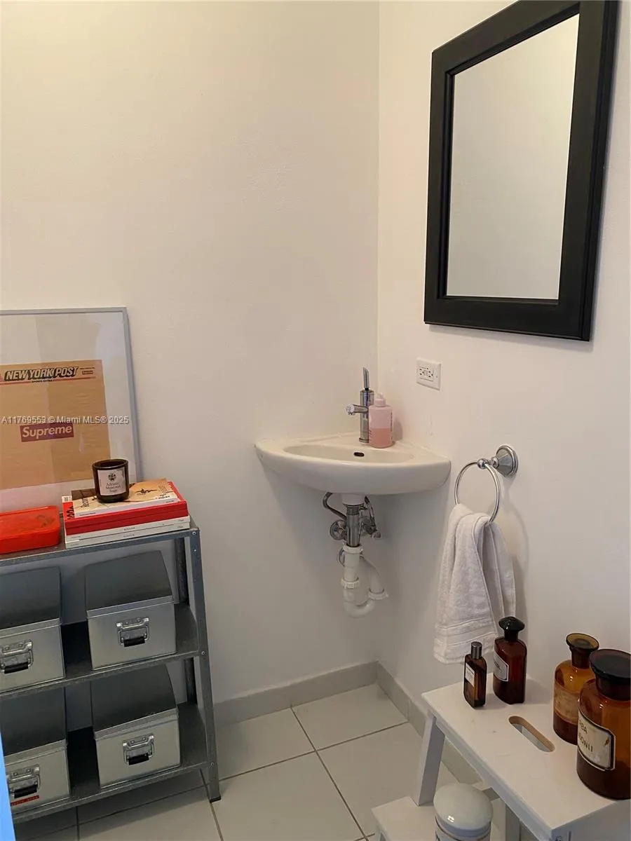 Miami, Florida 33137, United States, 1 Bedroom Bedrooms, ,2 BathroomsBathrooms,Residential,Active,94623