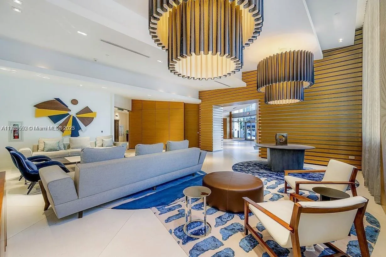 Miami, Florida 33137, United States, 1 Bedroom Bedrooms, ,2 BathroomsBathrooms,Residential,Active,94623