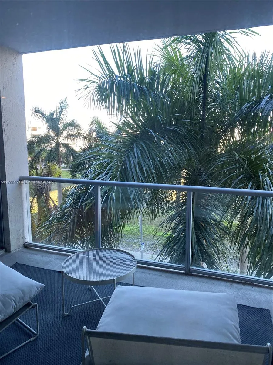 Miami, Florida 33137, United States, 1 Bedroom Bedrooms, ,2 BathroomsBathrooms,Residential,Active,94623