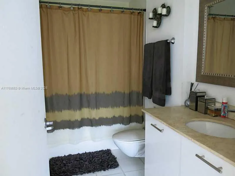 Miami, Florida 33137, United States, 1 Bedroom Bedrooms, ,2 BathroomsBathrooms,Residential,Active,94623