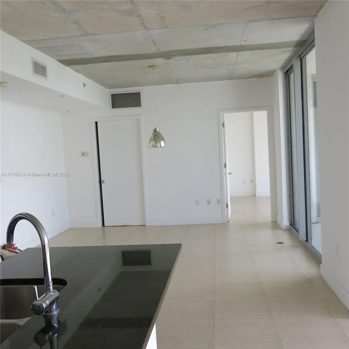Miami, Florida 33137, United States, 1 Bedroom Bedrooms, ,2 BathroomsBathrooms,Residential,Active,94623