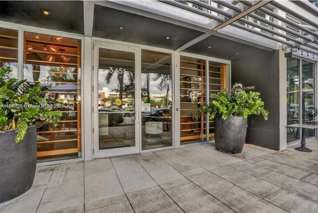 Miami, Florida 33137, United States, 1 Bedroom Bedrooms, ,2 BathroomsBathrooms,Residential,Active,94623