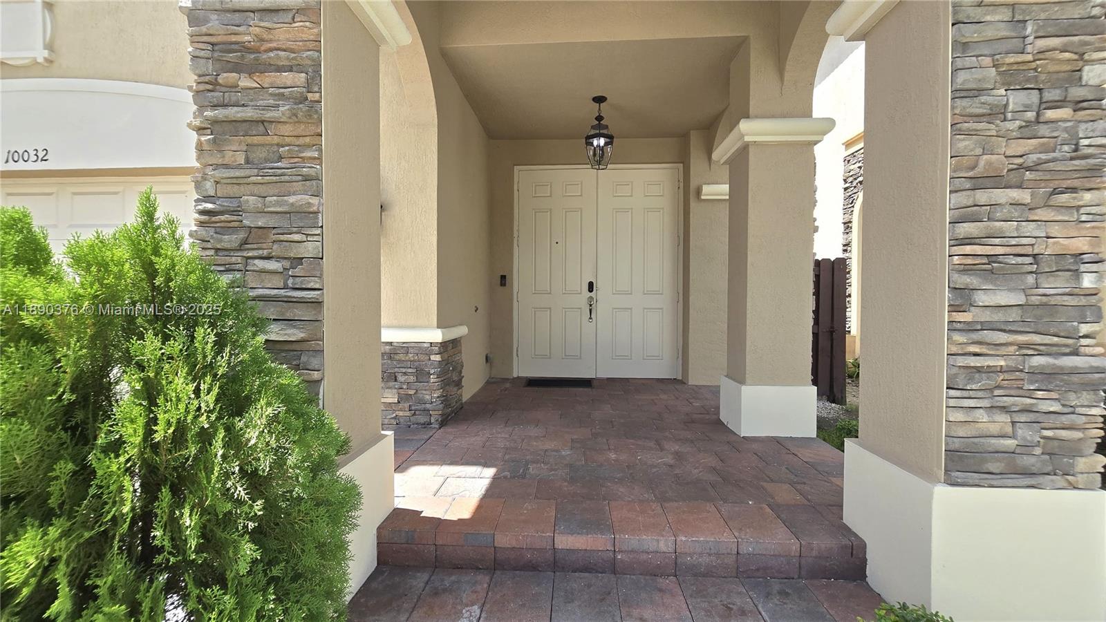 ISLES AT GRAND BAY - Residential Lease