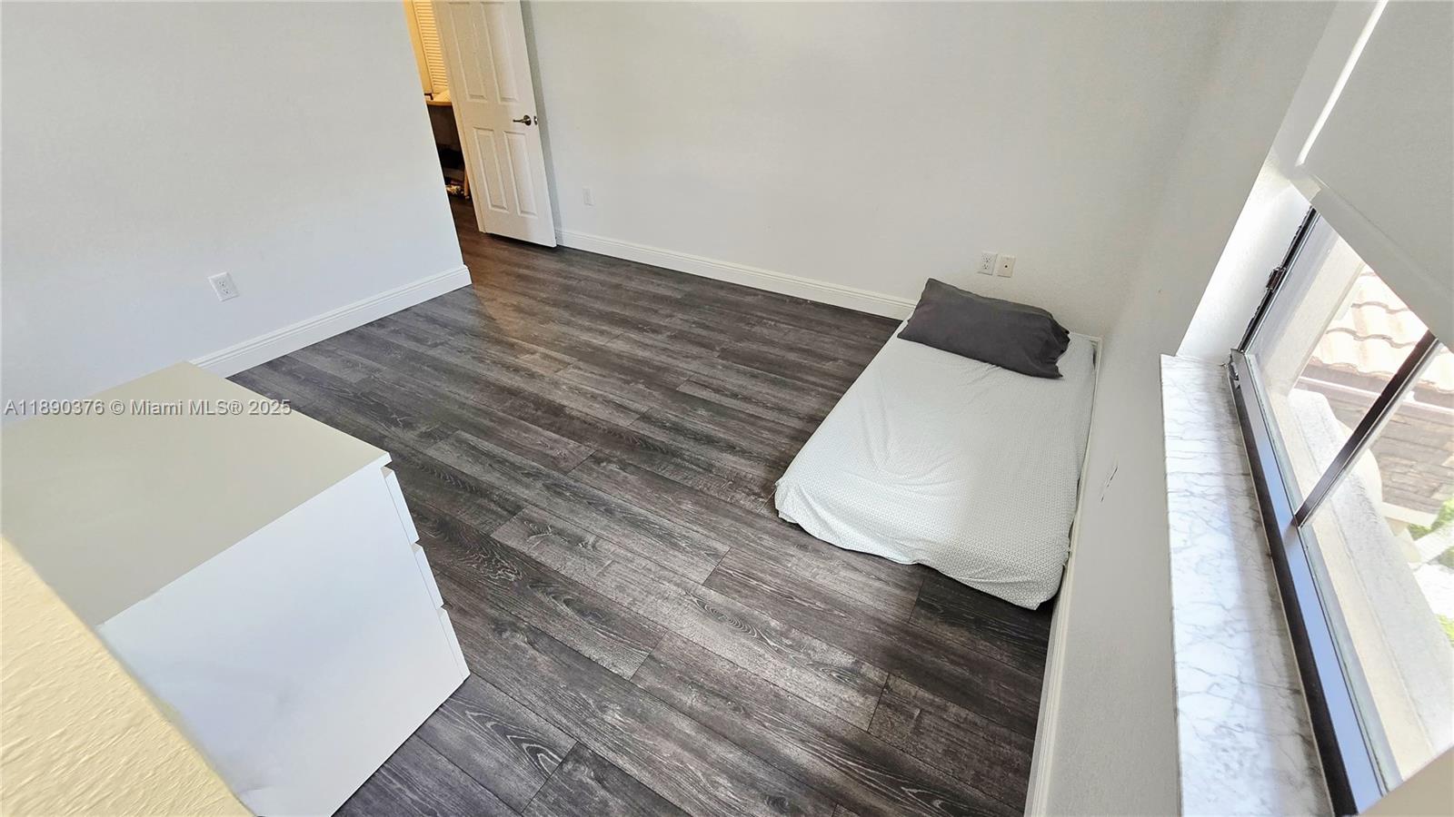 ISLES AT GRAND BAY - Residential Lease