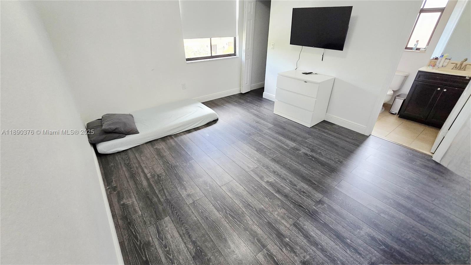 ISLES AT GRAND BAY - Residential Lease