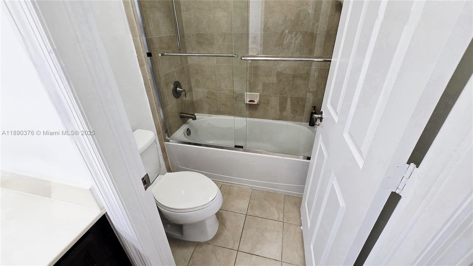ISLES AT GRAND BAY - Residential Lease