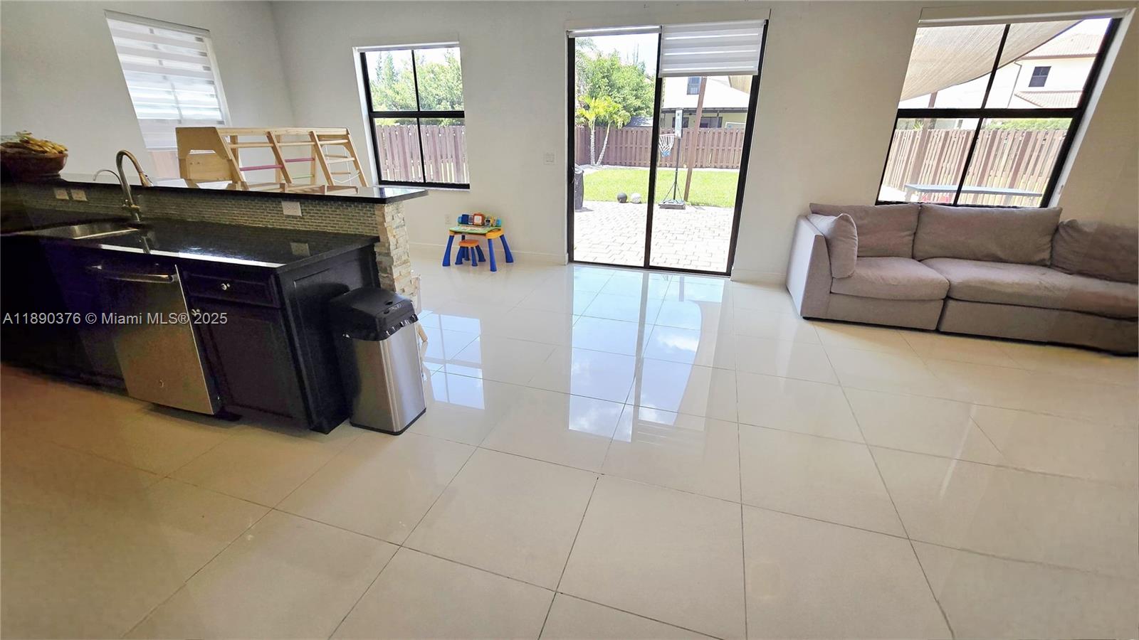 ISLES AT GRAND BAY - Residential Lease