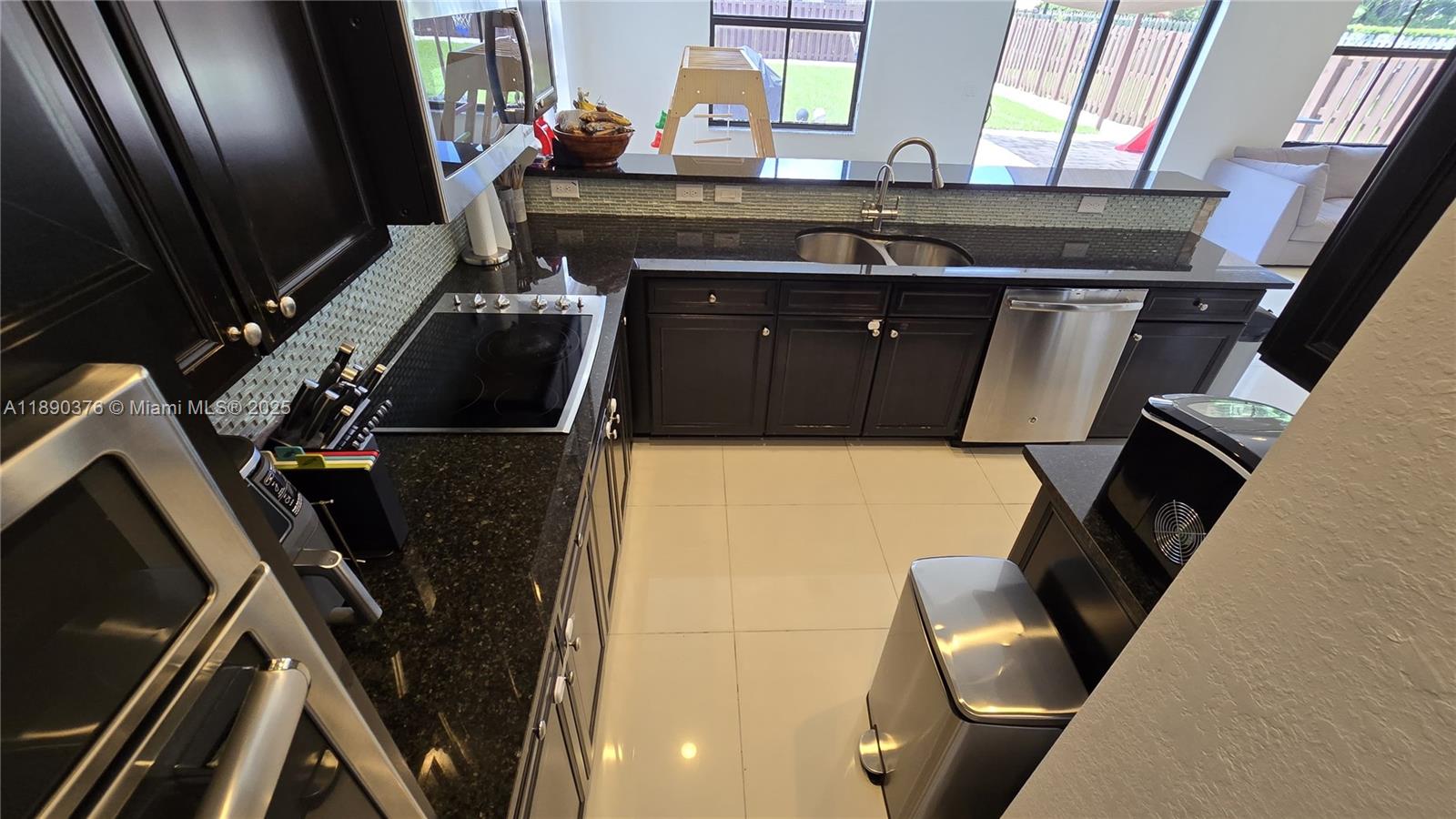 ISLES AT GRAND BAY - Residential Lease