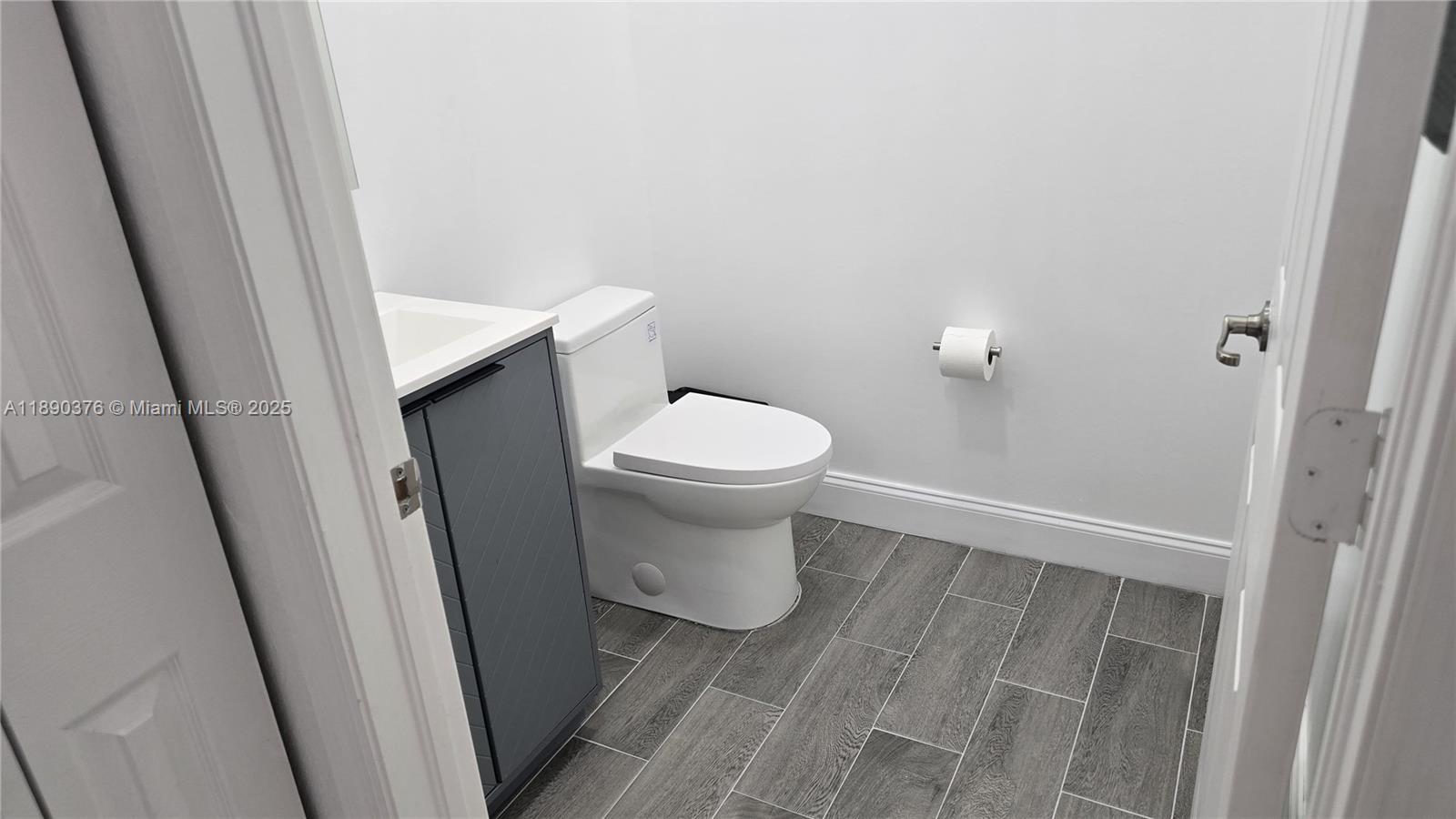 ISLES AT GRAND BAY - Residential Lease