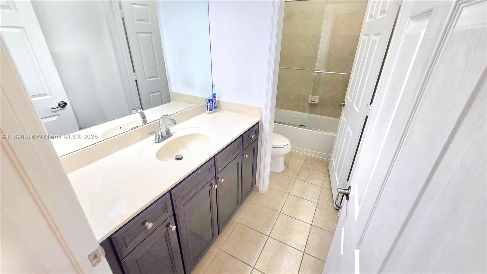ISLES AT GRAND BAY - Residential Lease