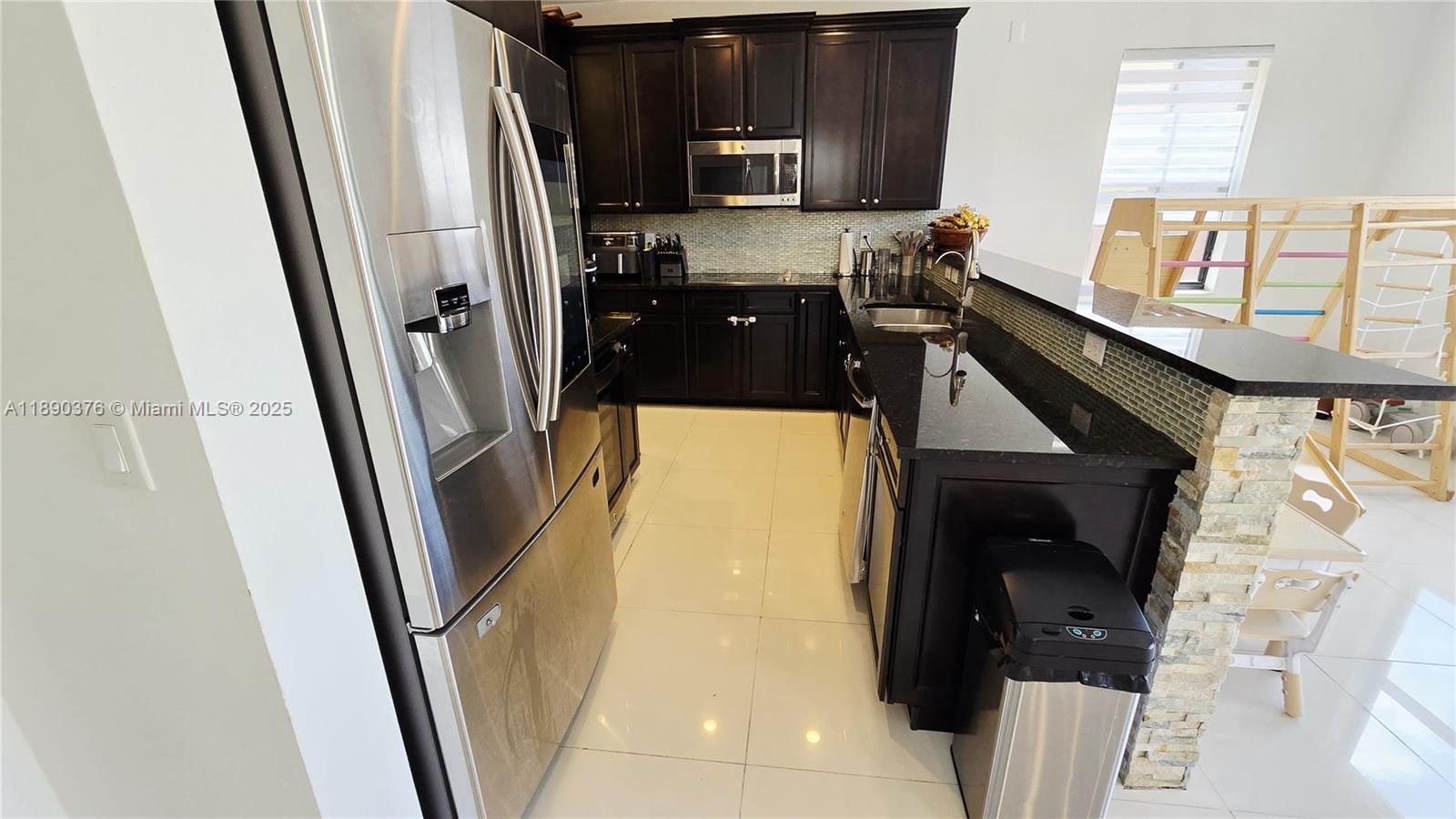 ISLES AT GRAND BAY - Residential Lease