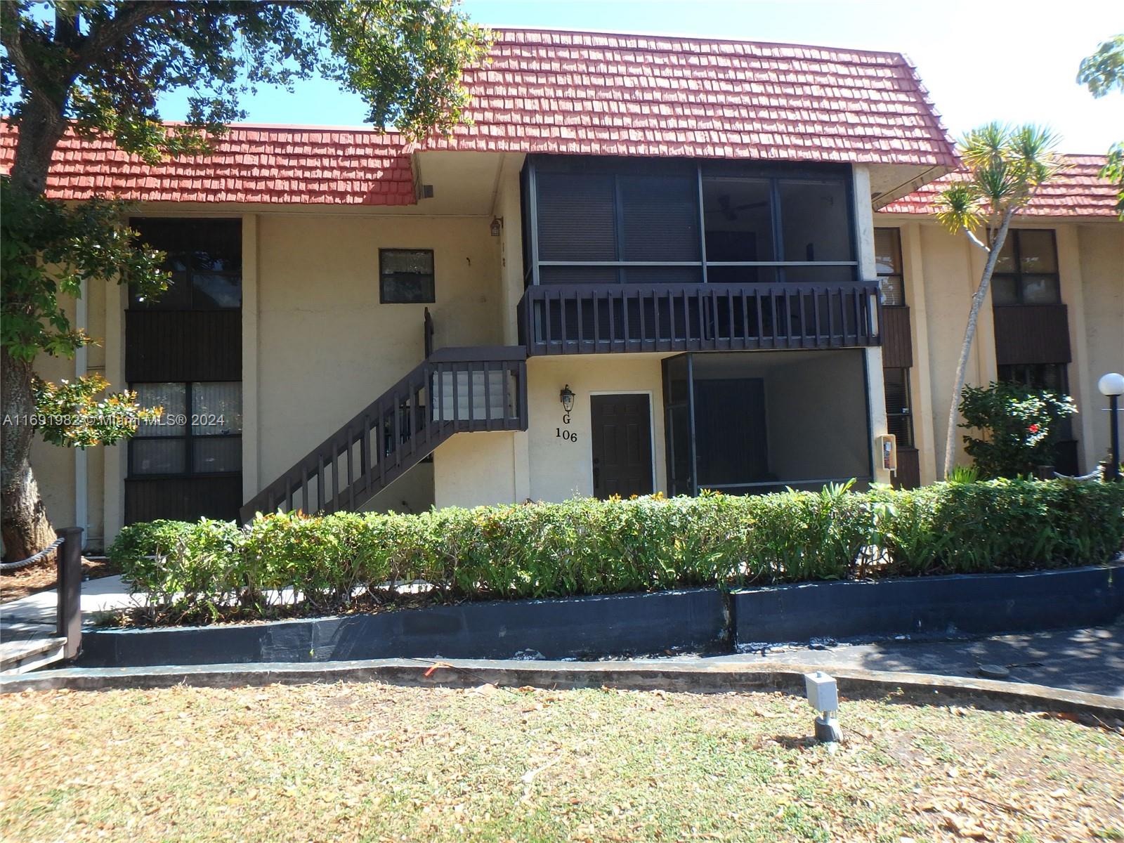 NORTHLAKE VLG AT CALIF CL - Residential