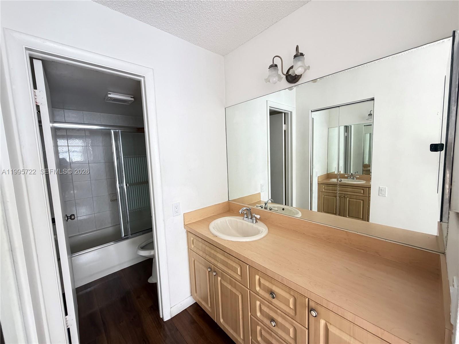 LIME BAY CONDOMINIUM 7 - Residential Lease