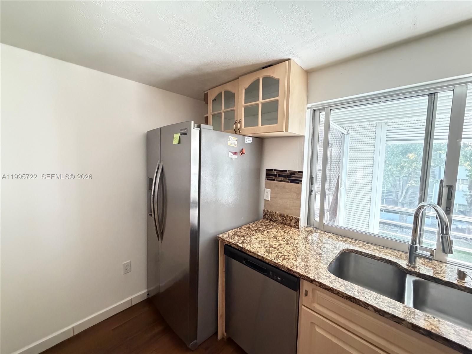 LIME BAY CONDOMINIUM 7 - Residential Lease