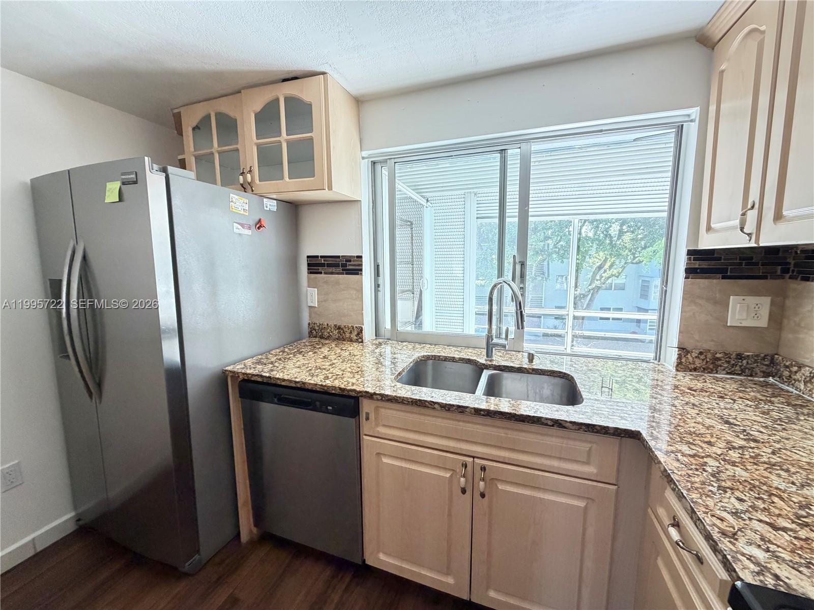 LIME BAY CONDOMINIUM 7 - Residential Lease