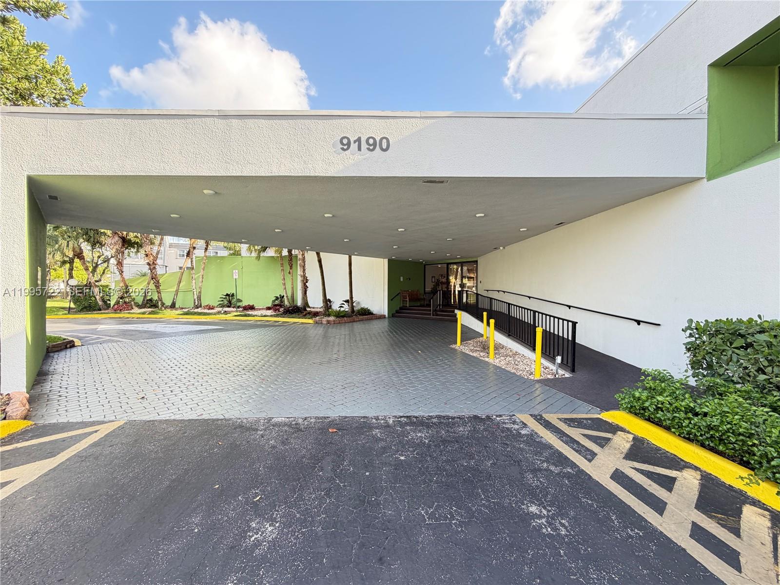 LIME BAY CONDOMINIUM 7 - Residential Lease