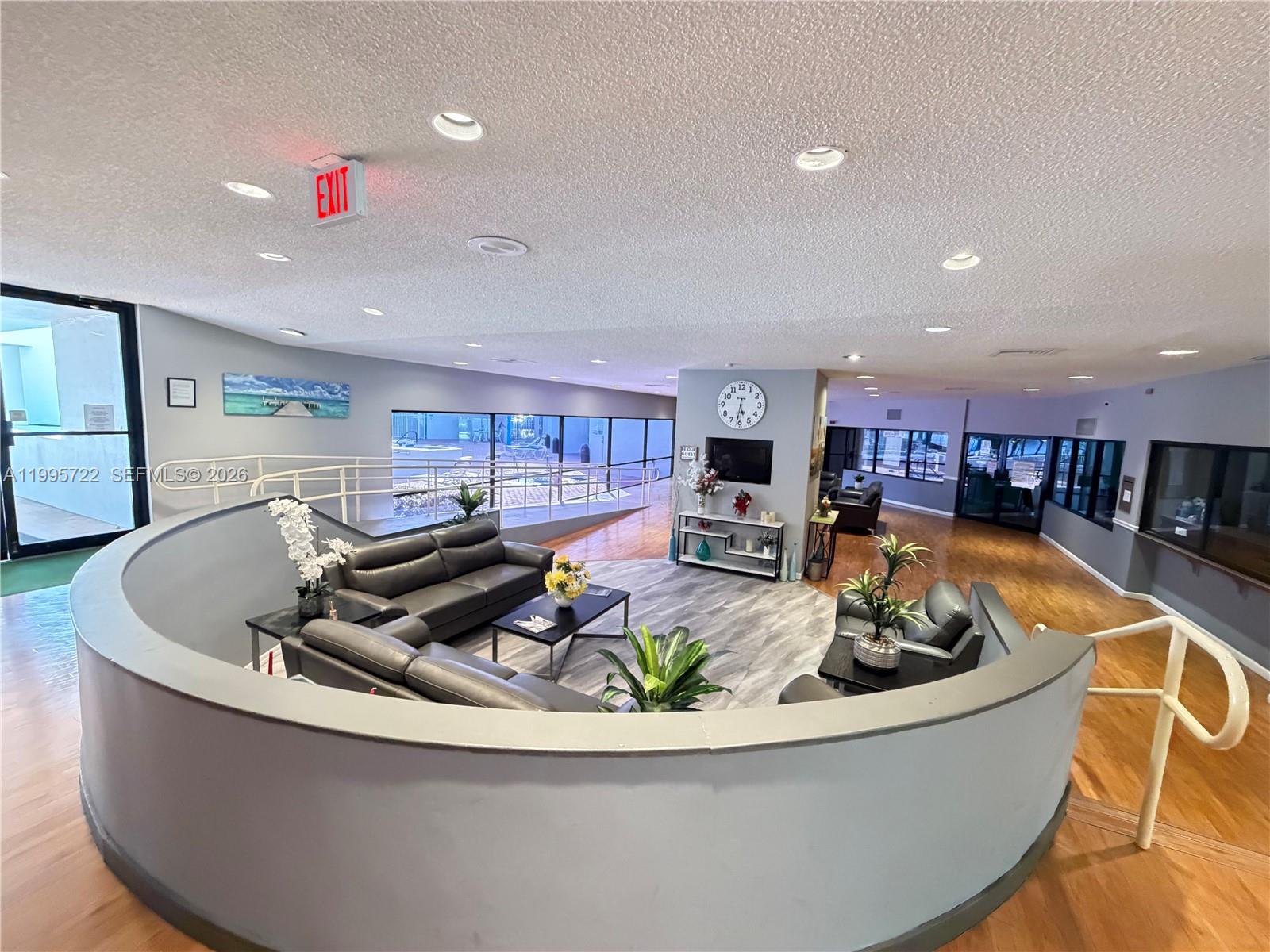 LIME BAY CONDOMINIUM 7 - Residential Lease