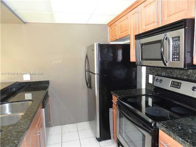 Rental Property at 8100 Geneva Ct 546, Doral, Miami-Dade County, Florida - Bedrooms: 1 
Bathrooms: 1  - $1,800 MO.
