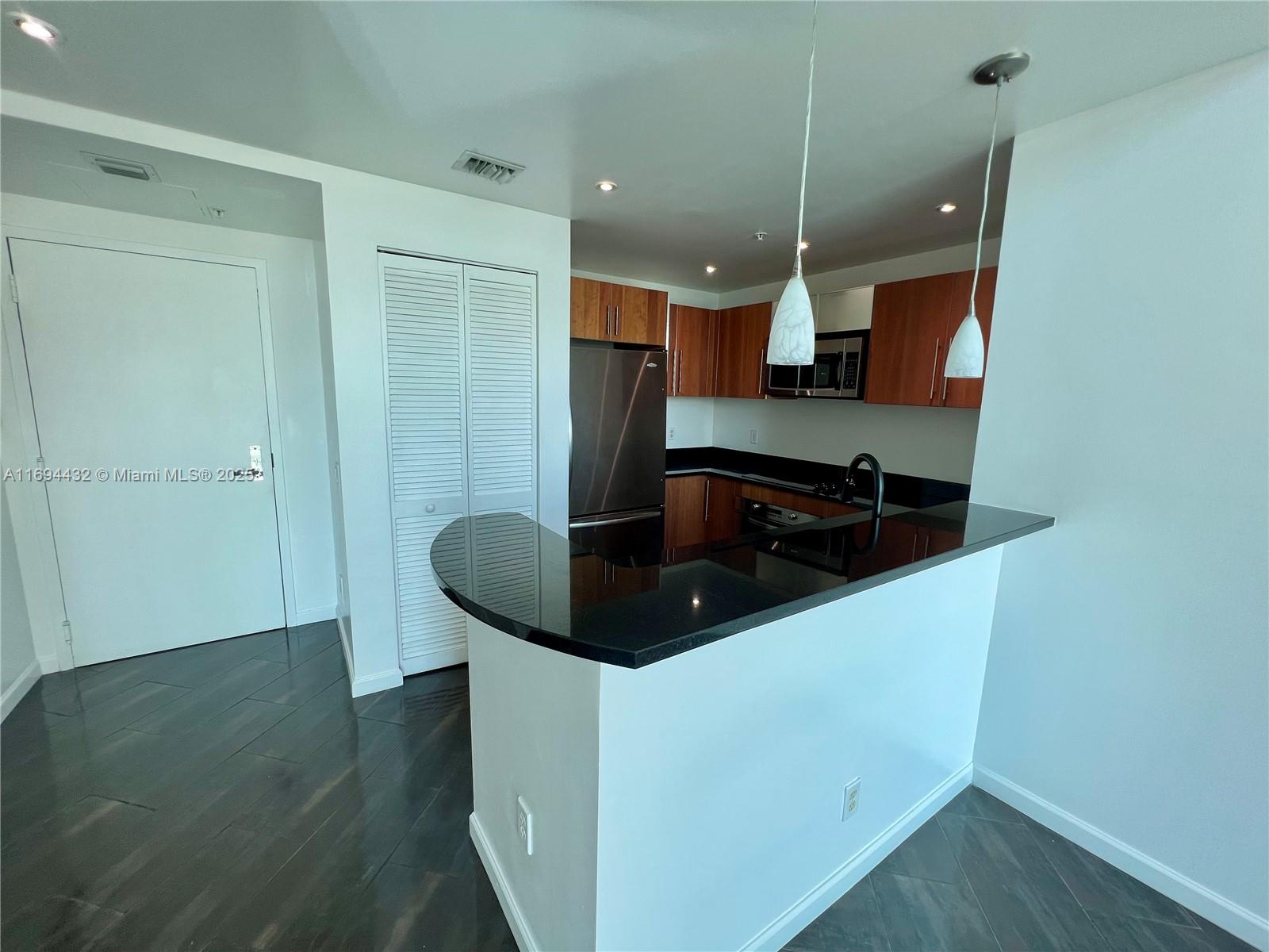 300 S Biscayne Blvd Loft 826