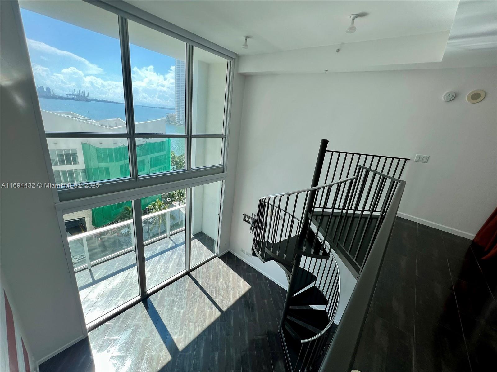 300 S Biscayne Blvd Loft 826