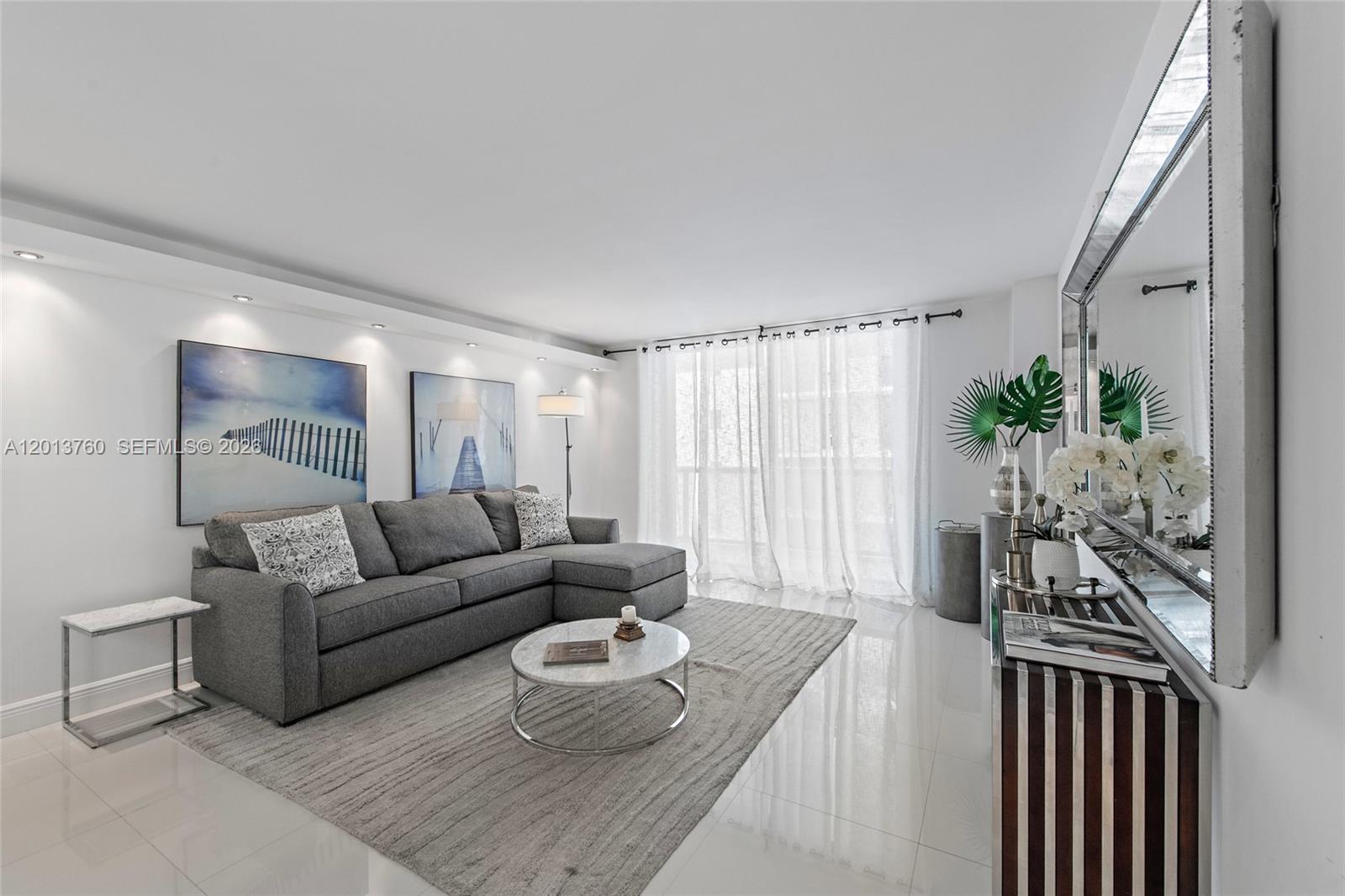 MAISON GRANDE CONDO - Residential