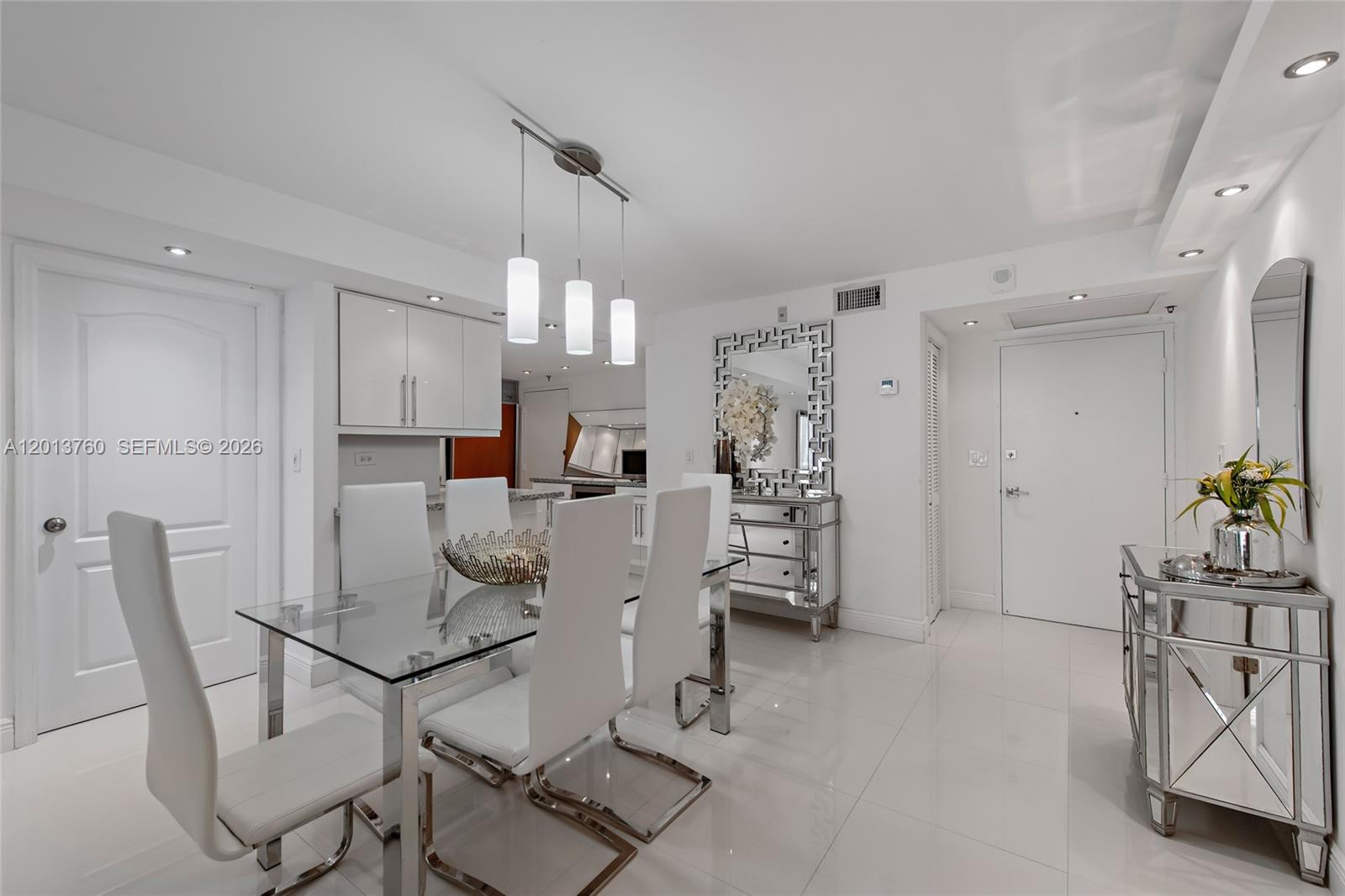 MAISON GRANDE CONDO - Residential