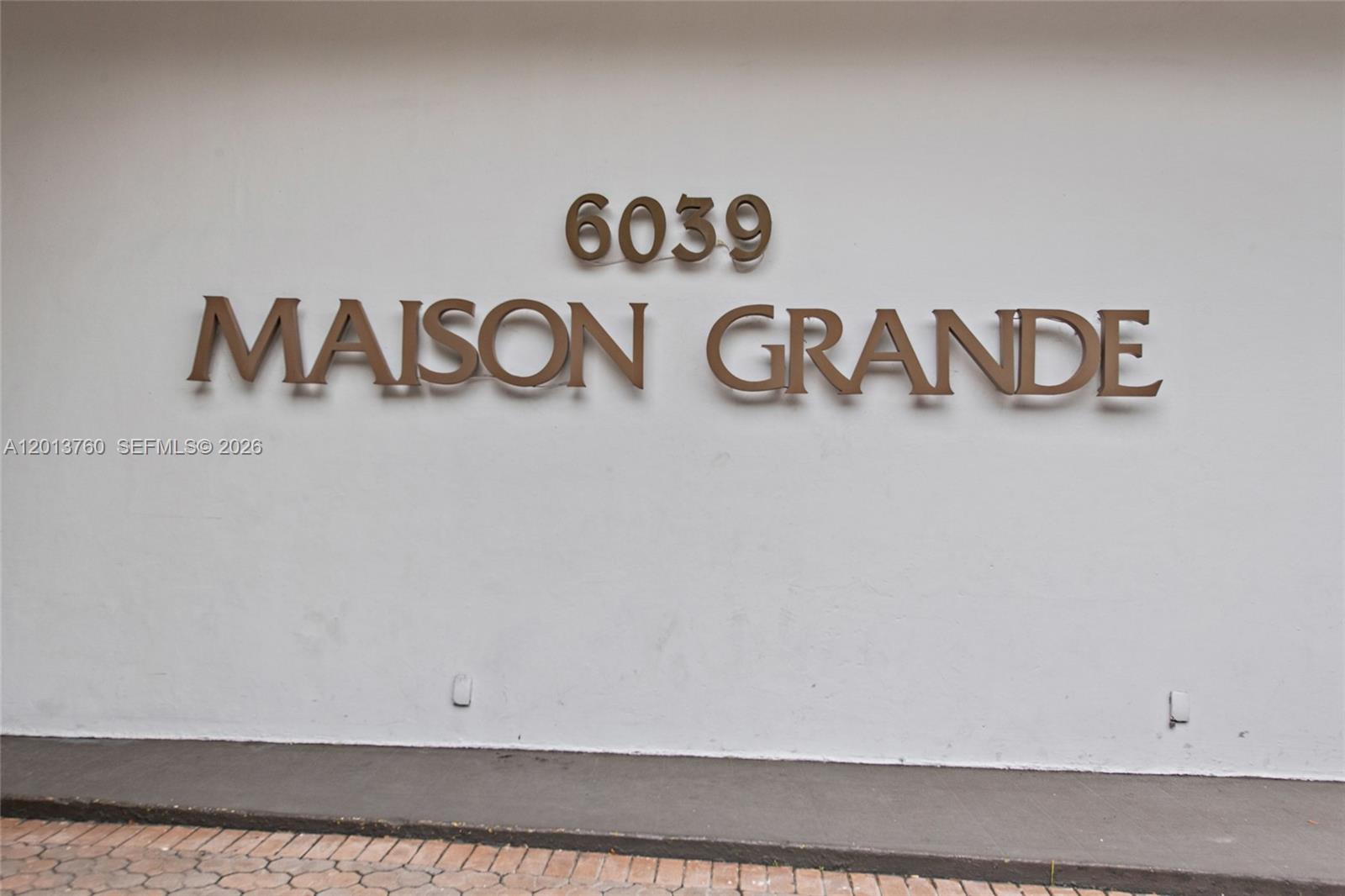 MAISON GRANDE CONDO - Residential