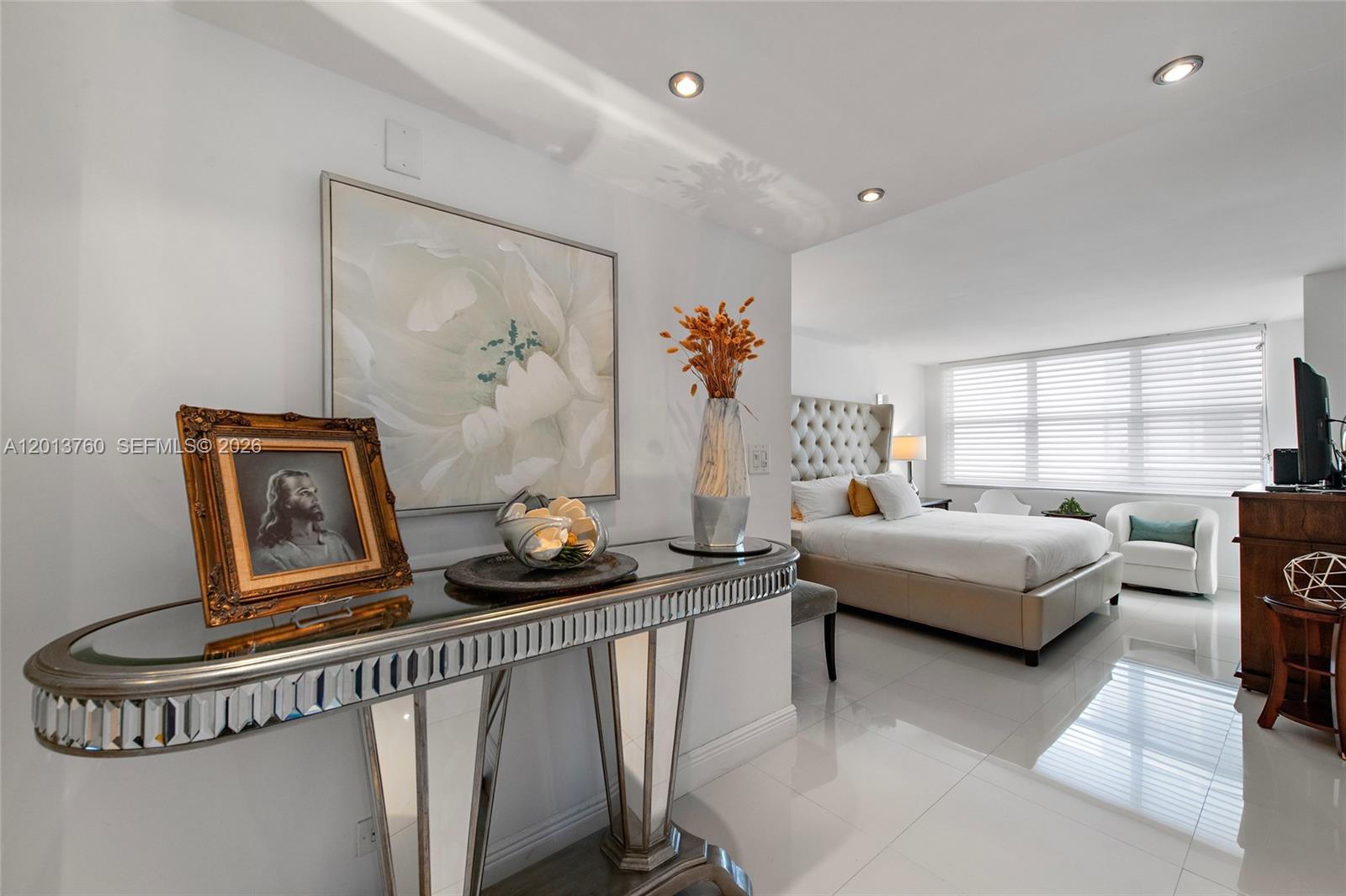 MAISON GRANDE CONDO - Residential