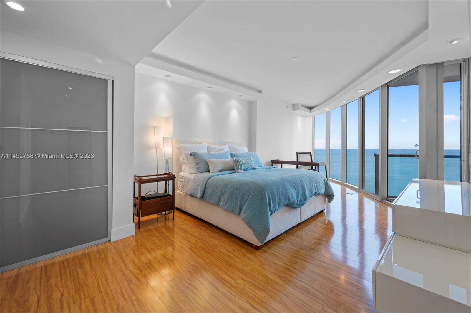 JADE BEACH - Residential