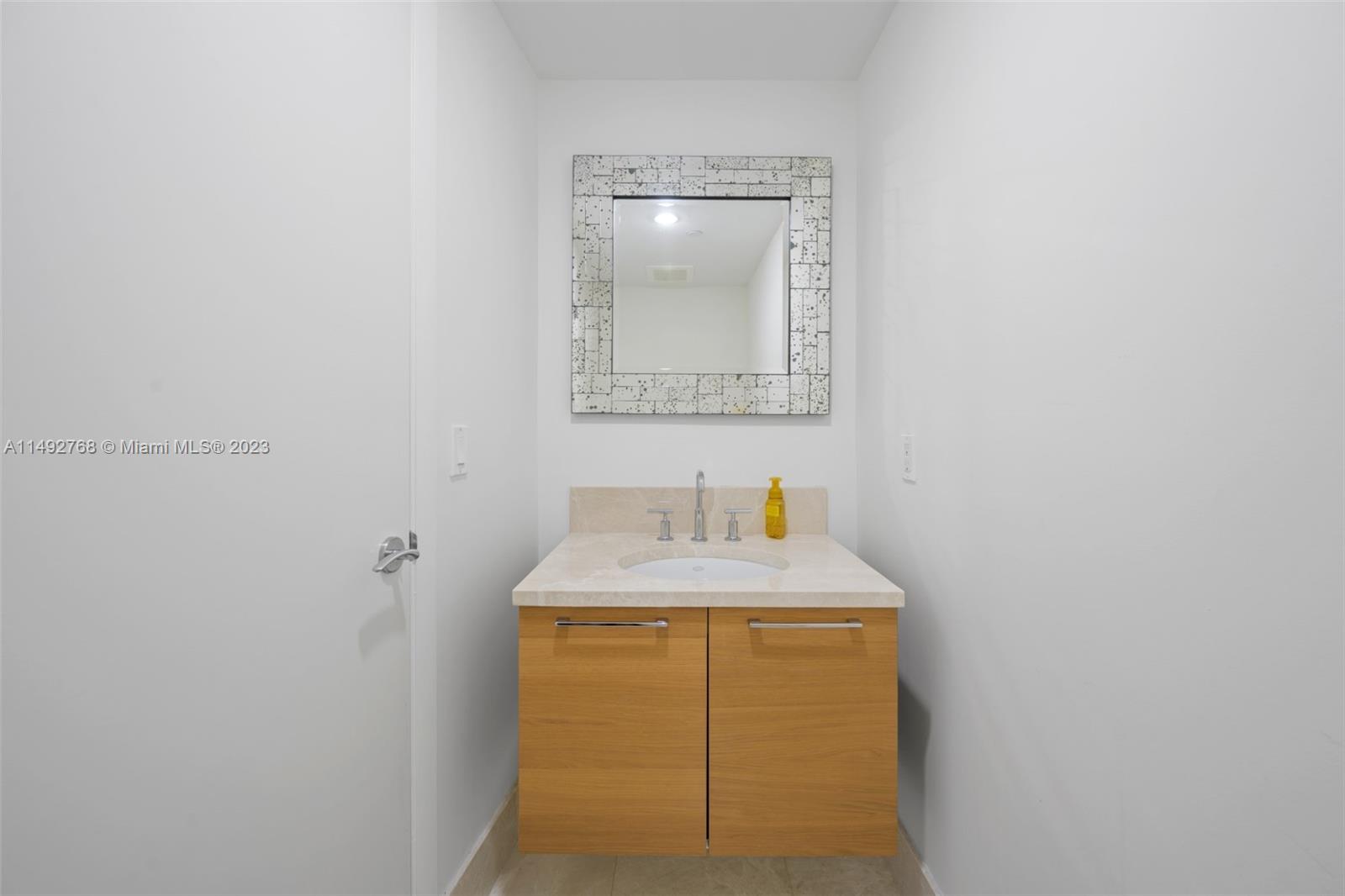 JADE BEACH - Residential