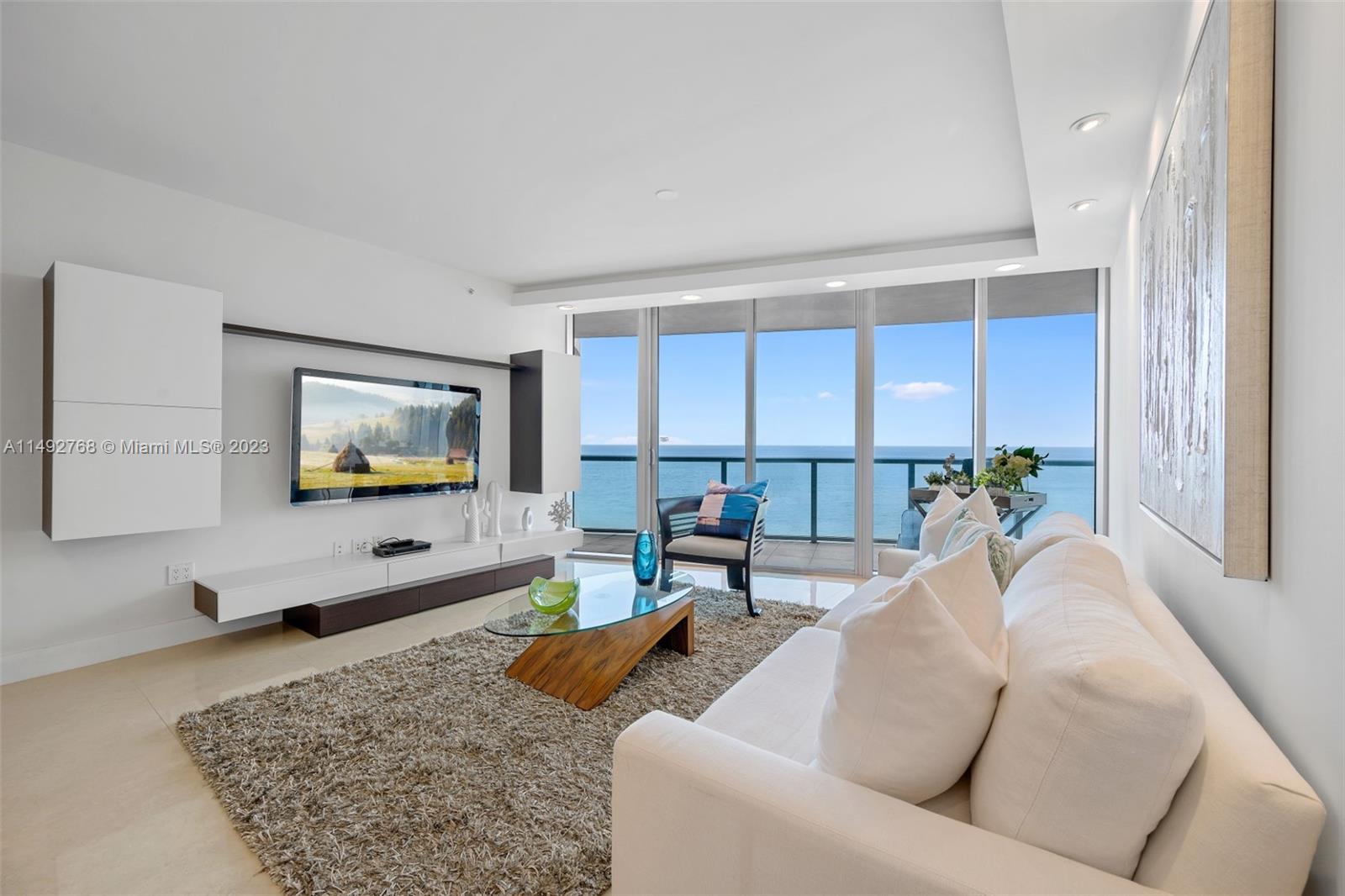 JADE BEACH - Residential