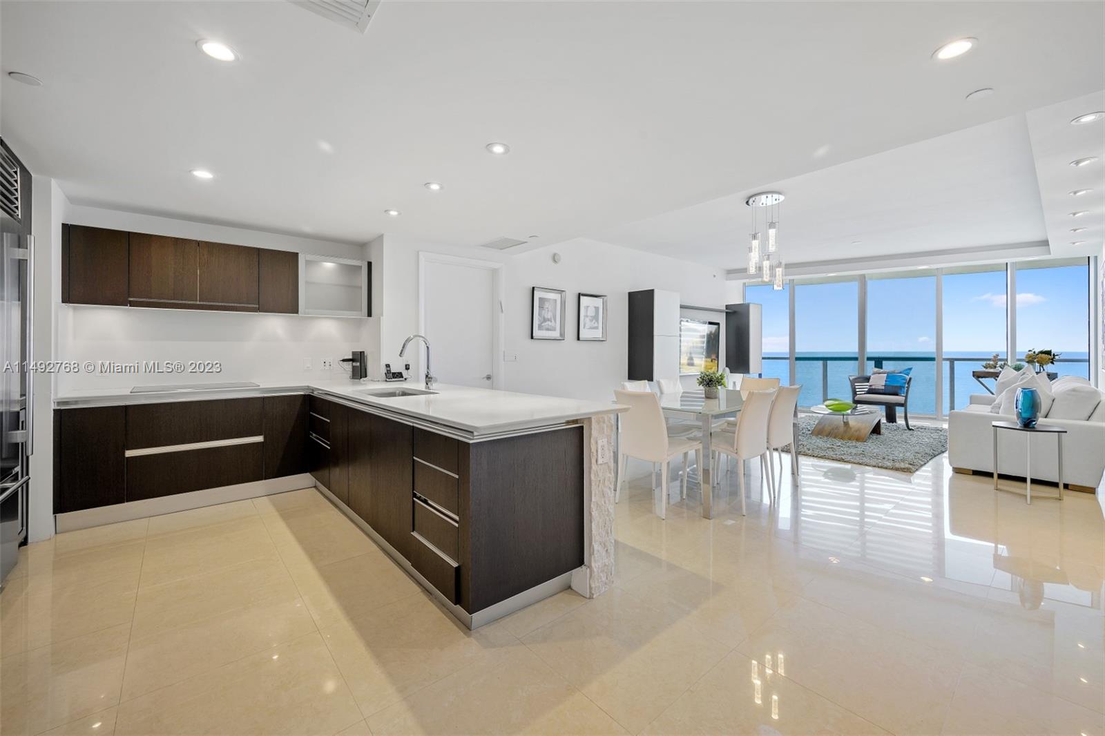 JADE BEACH - Residential