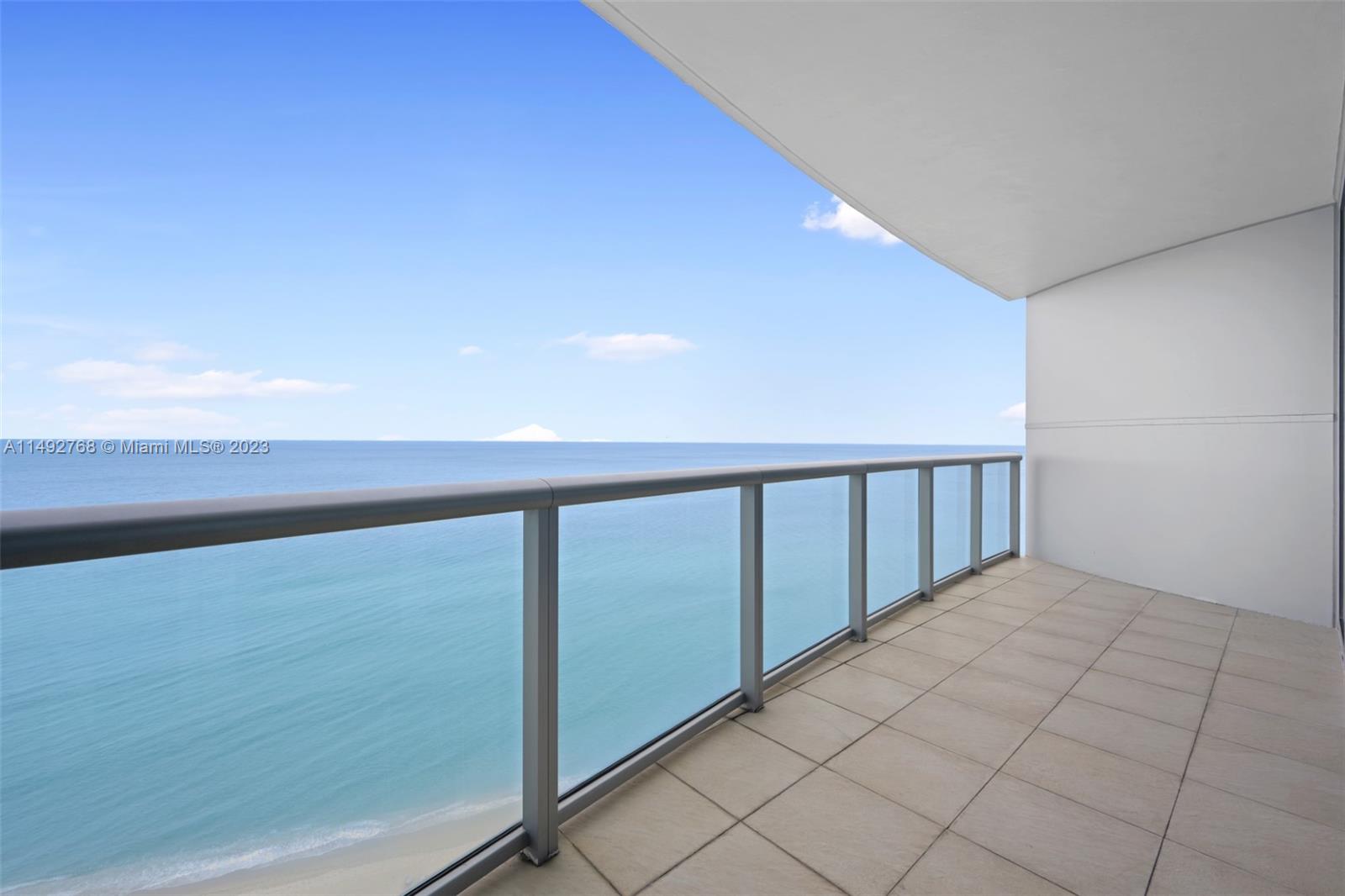 JADE BEACH - Residential