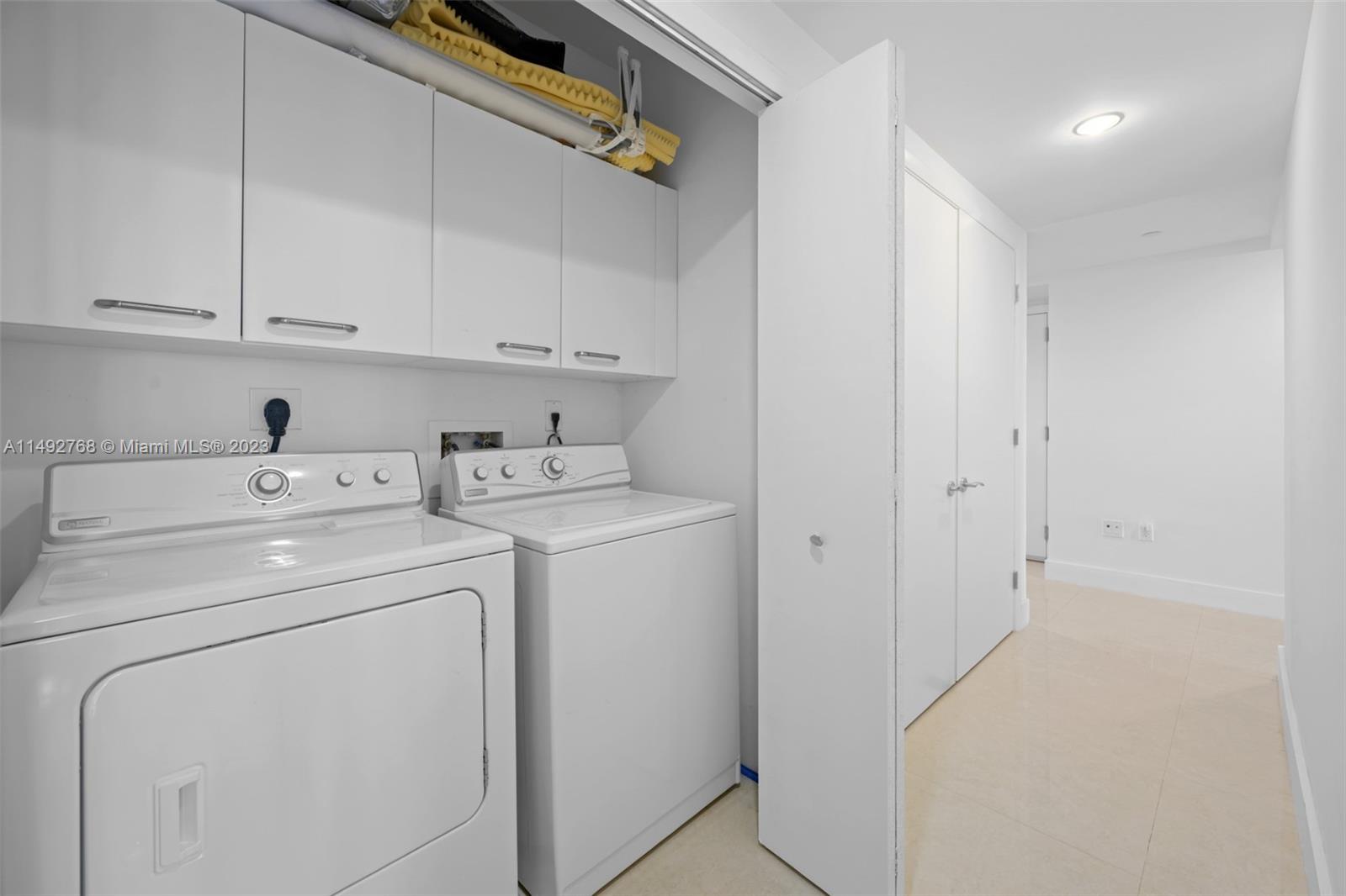 JADE BEACH - Residential