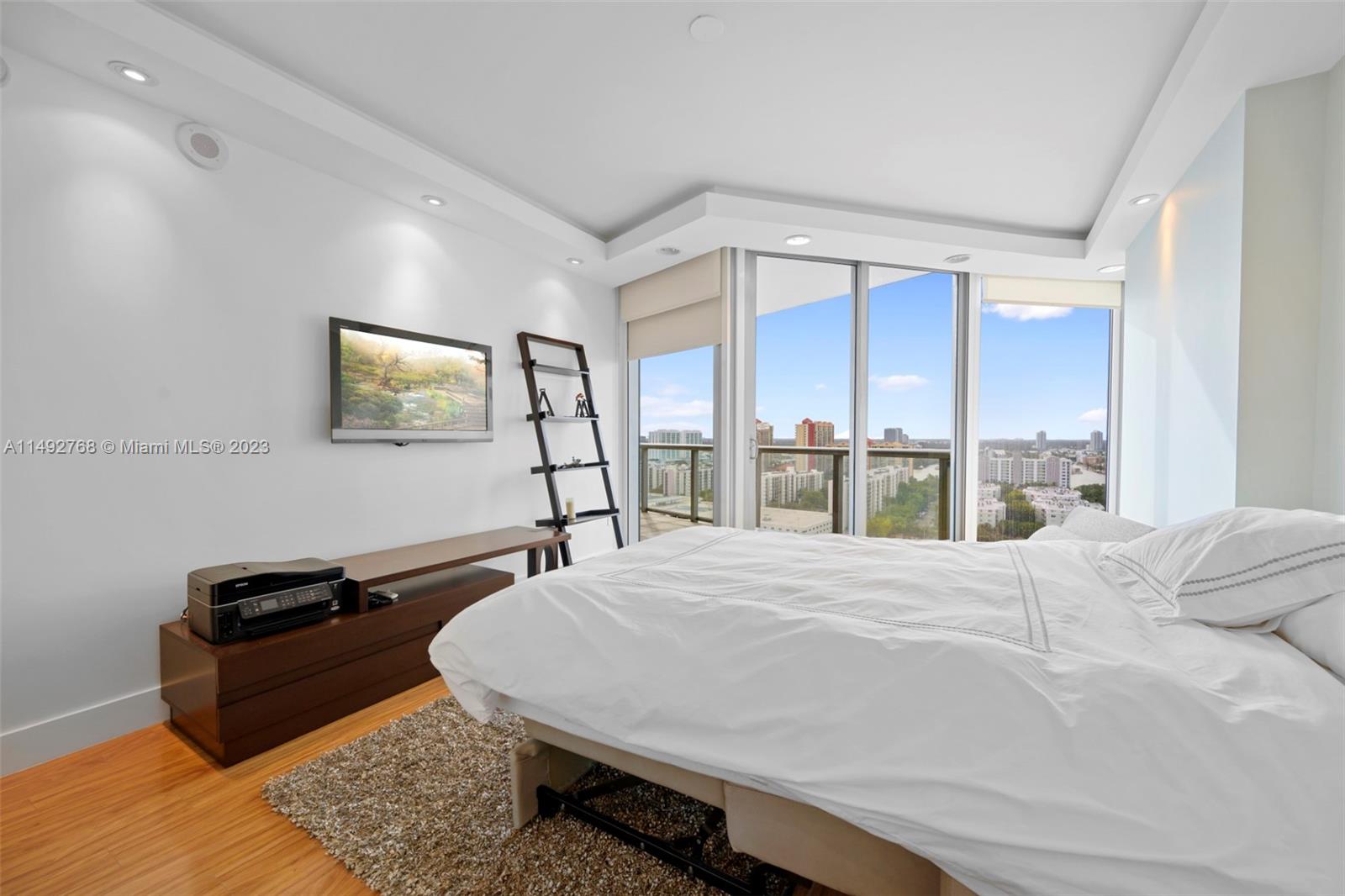 JADE BEACH - Residential