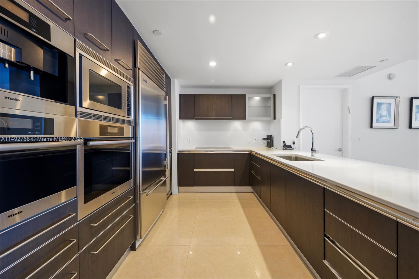 JADE BEACH - Residential