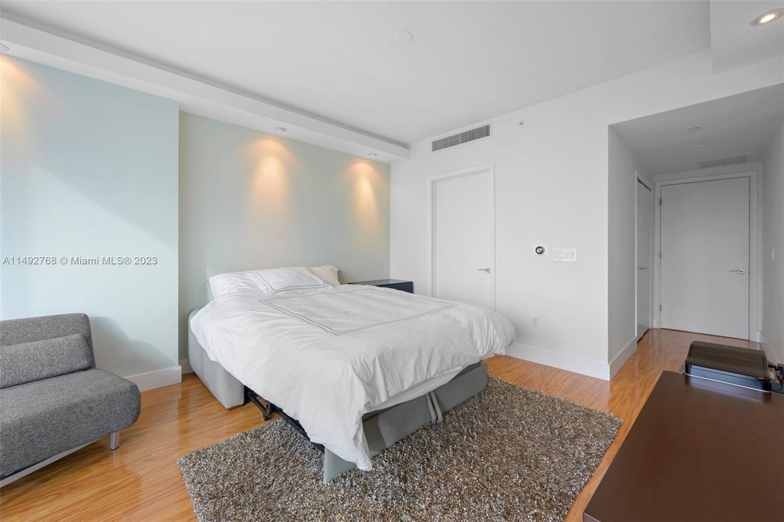 JADE BEACH - Residential