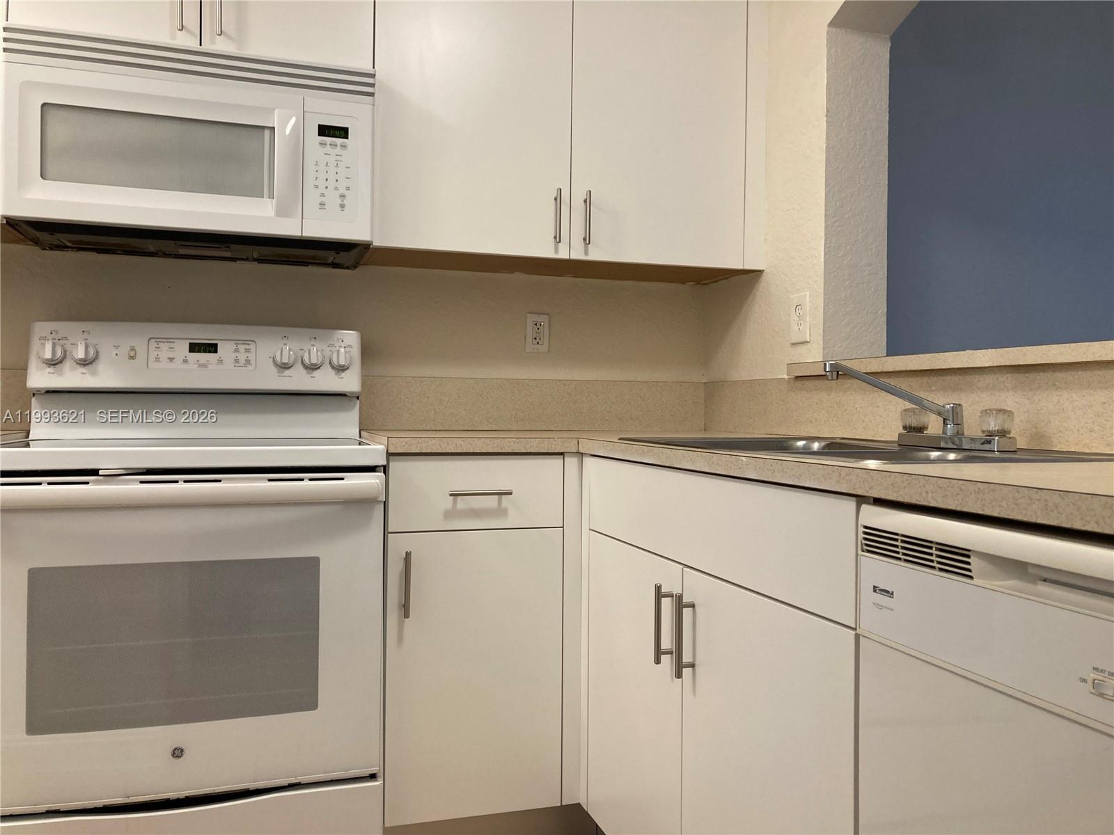 PARK PLACE AT MIDWAY COND - Residential