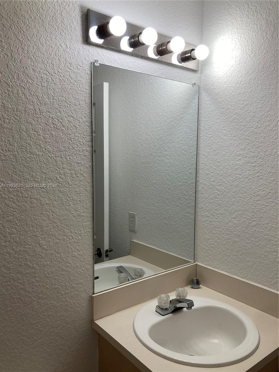 PARK PLACE AT MIDWAY COND - Residential